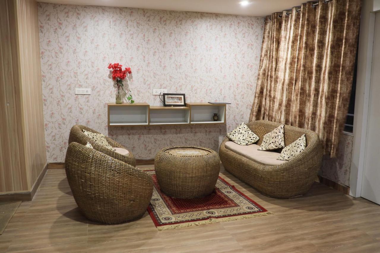Valley Retreat Home Stay เดห์ราดุน ภายนอก รูปภาพ