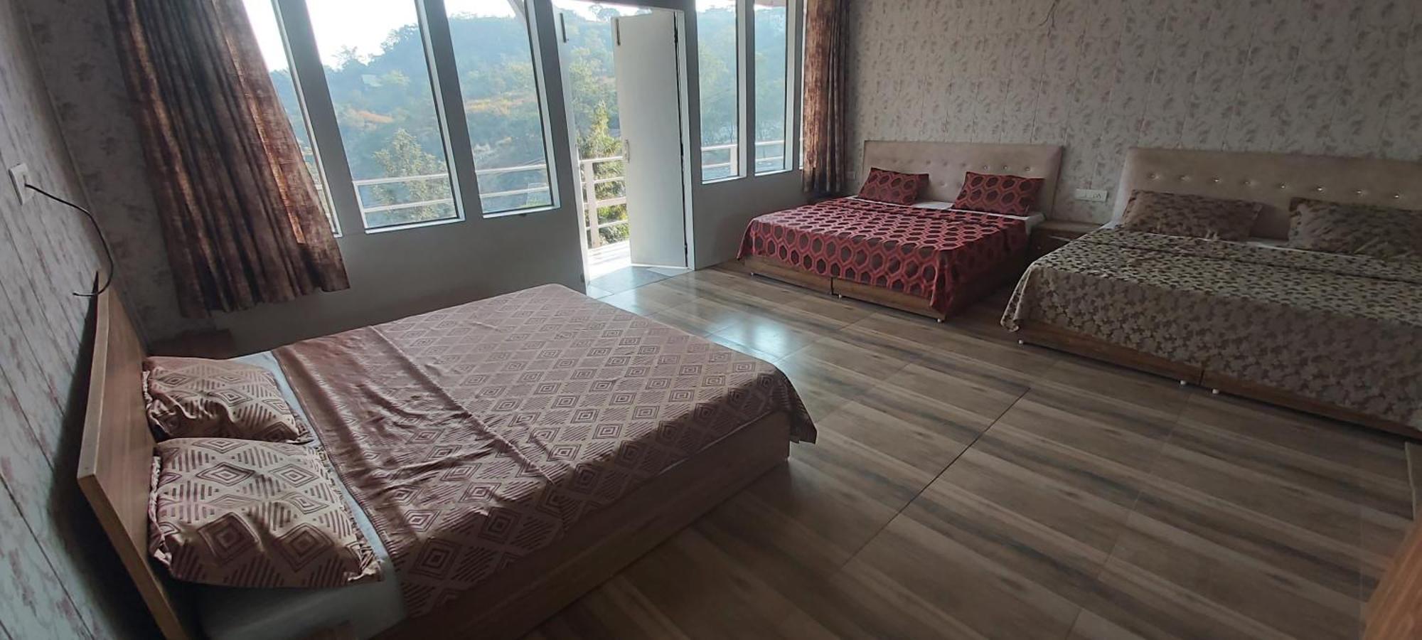 Valley Retreat Home Stay เดห์ราดุน ห้อง รูปภาพ
